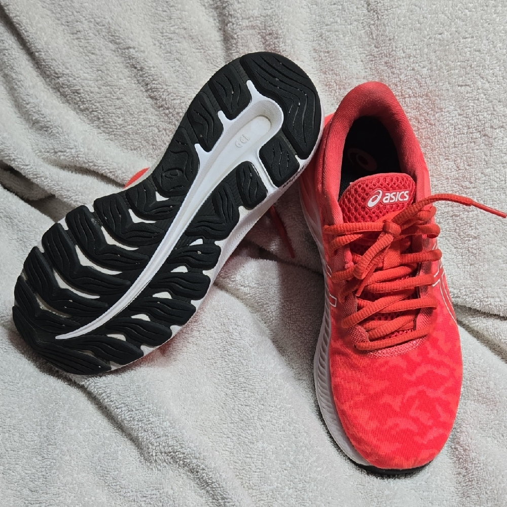 Asics Scarlet Running Sneakers